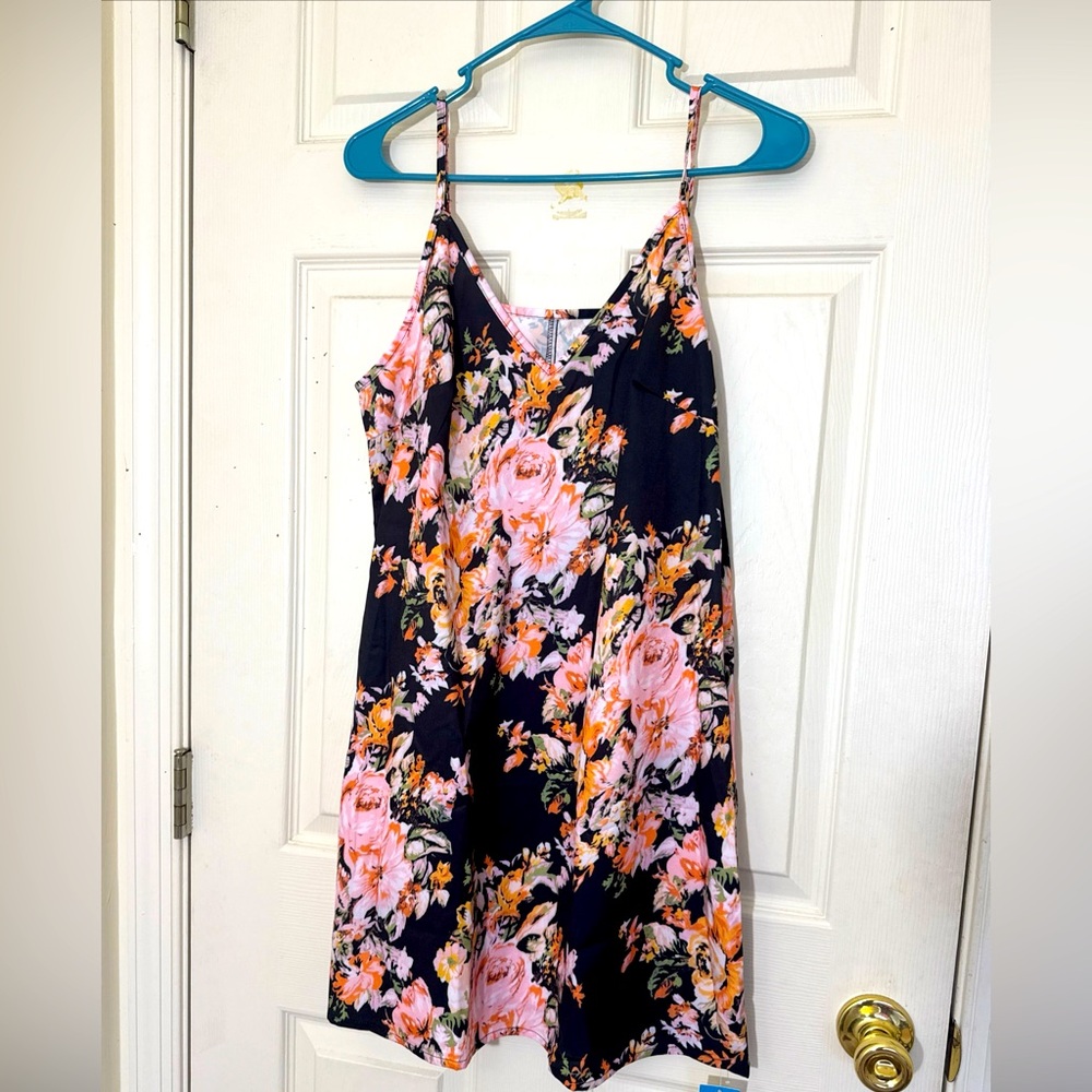 NWT CupShe Women’s Beach Coverups  Medium Black Floral With Adjustable Straps
